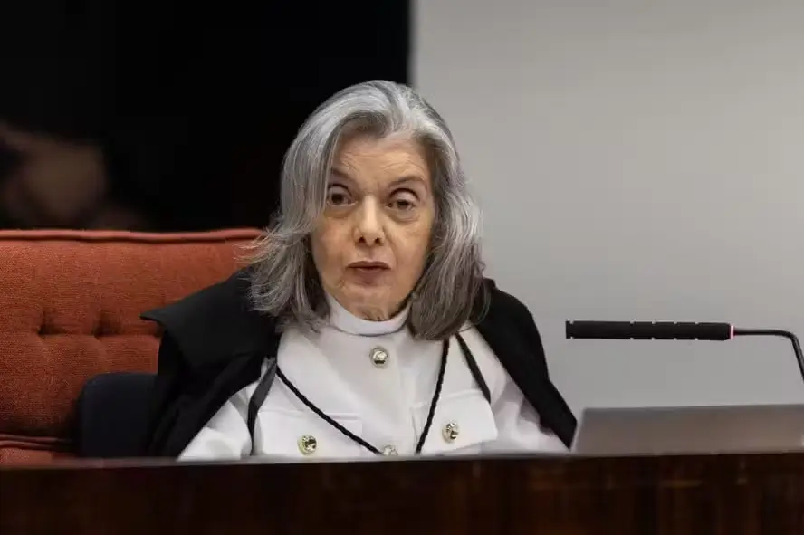 ministra Cármen Lúcia