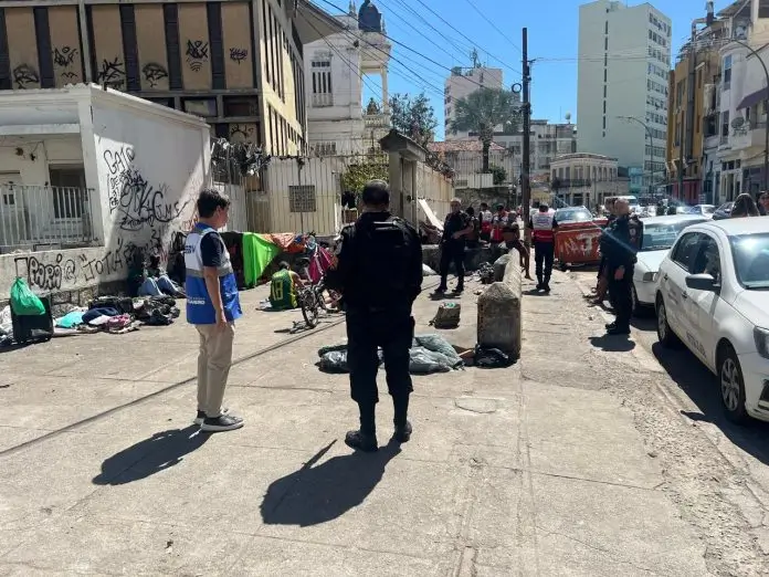 cracolândia improvisada perto do INCA