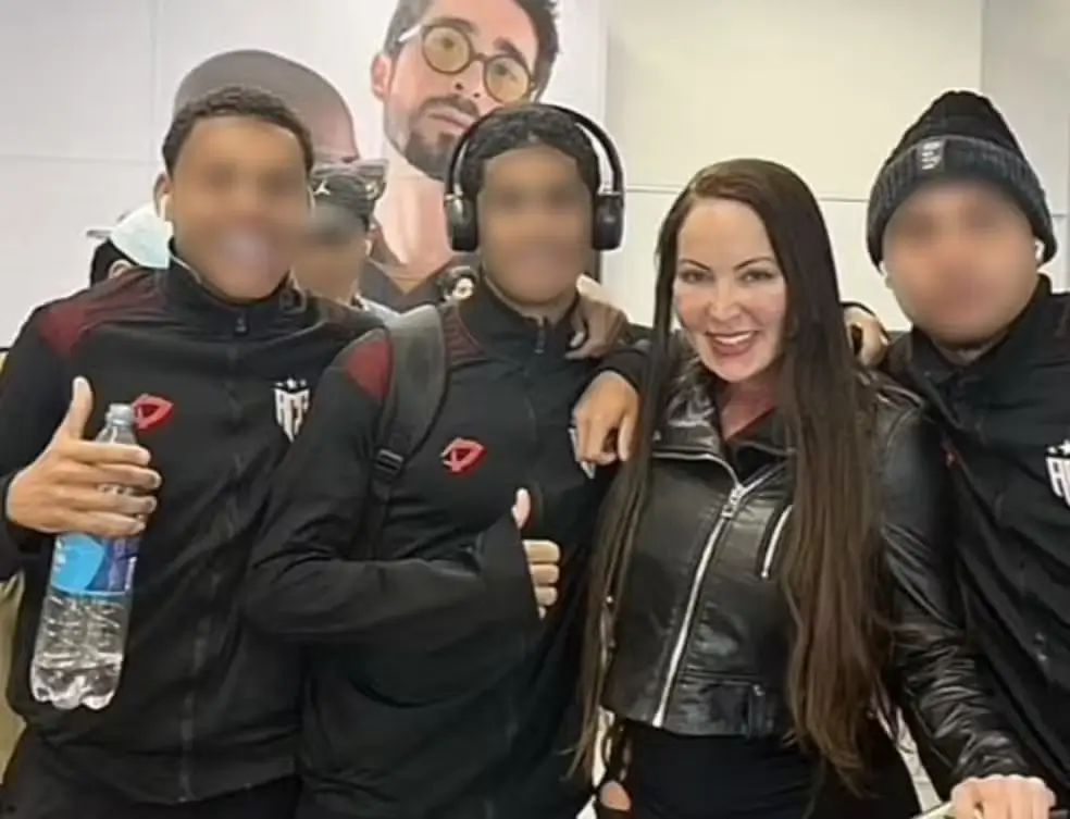 Atlético-GO dispensa jogadores da base após polêmica com atriz pornô