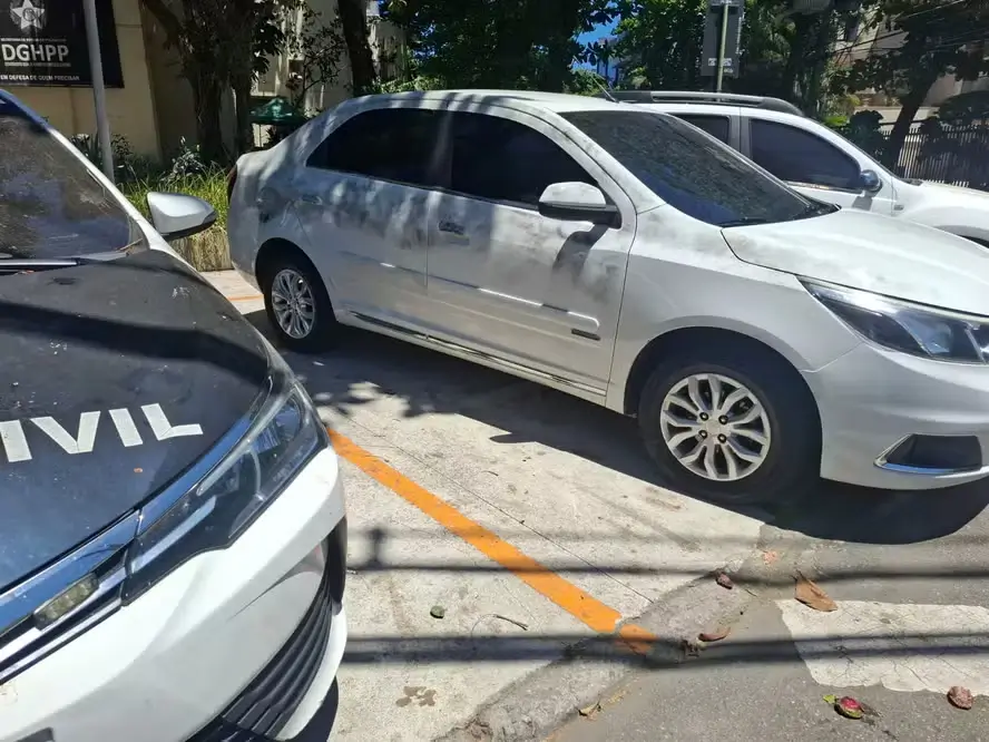 BMW blindada na Barra da Tijuca