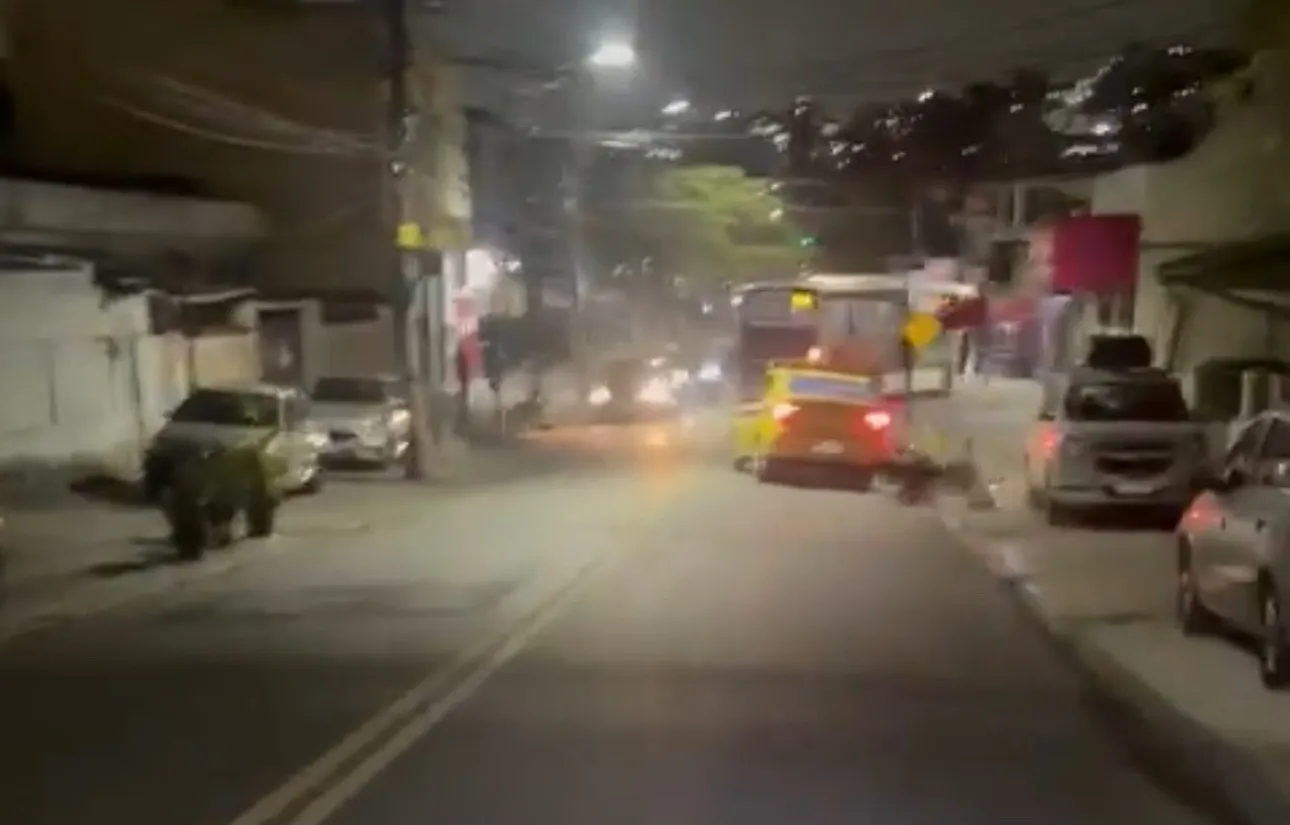 taxista joga carro contra moto em briga de trânsito