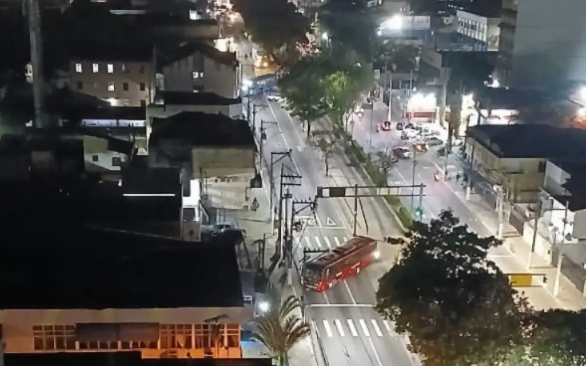 criminosos fecham via em Niterói