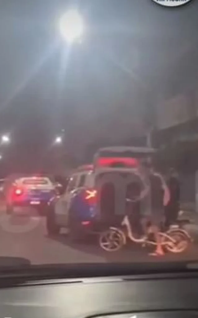 PMs encontraram o suspeitos já caídos ao lado da motocicleta