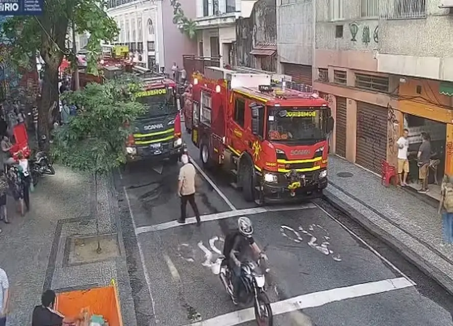 Fogo em imóvel na Rua do Riachuelo