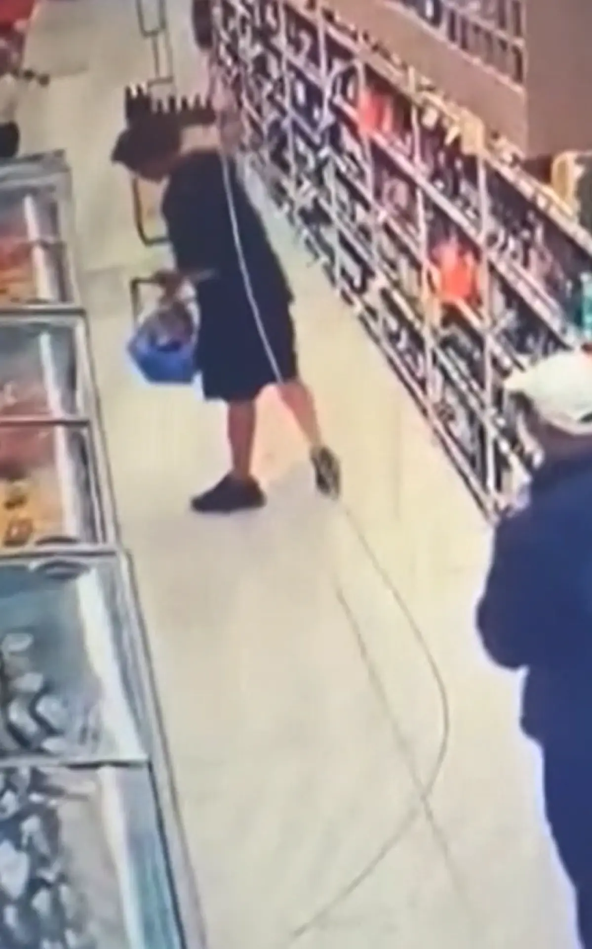 Homem com extensa ficha criminal é preso em flagrante por furto de uísque em Copacabana