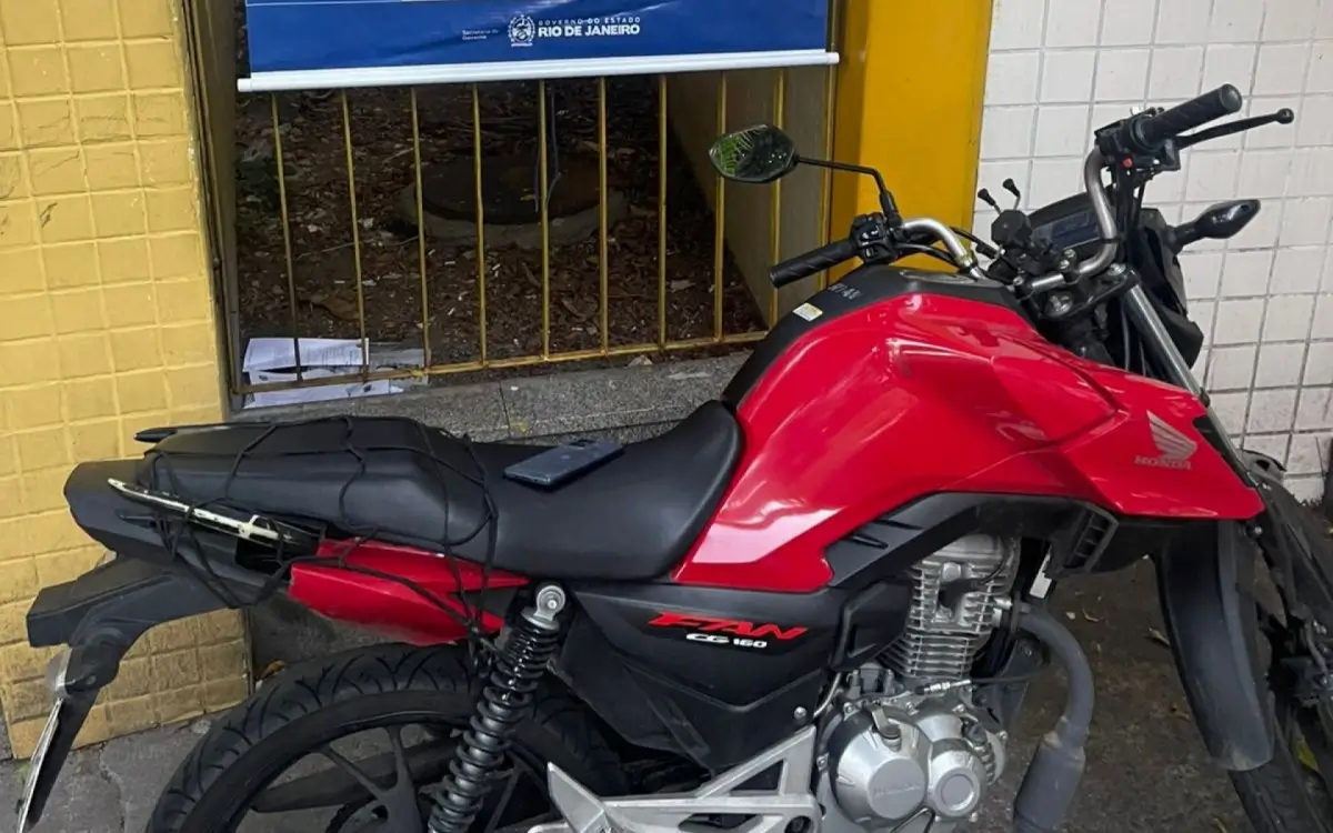 moto roubada ao dono na Taquara