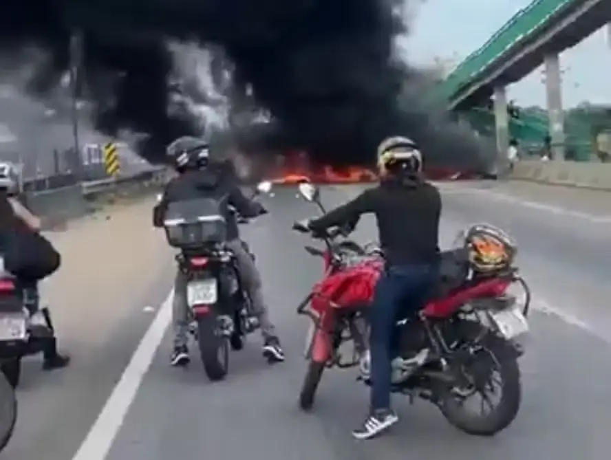 Moradores protestam após operação policial