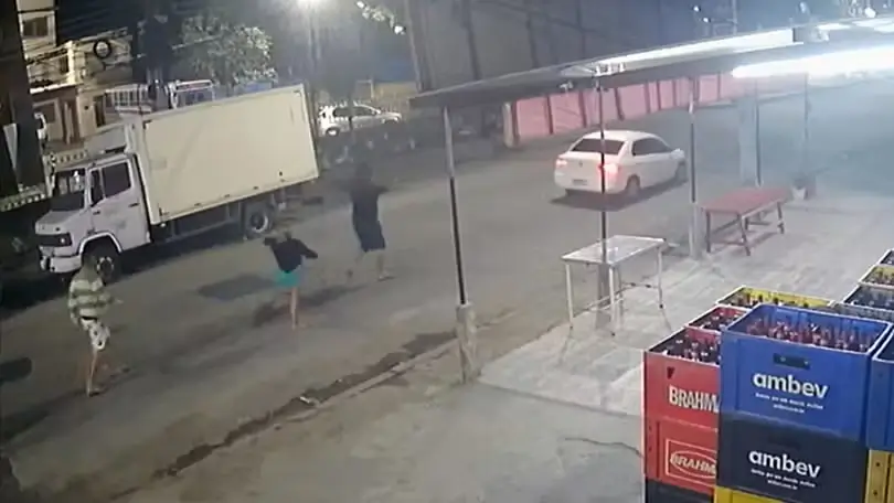 motorista de aplicativo atropela uma mulher