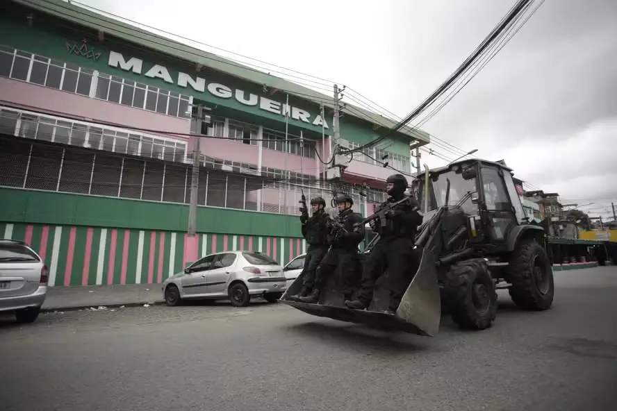 operação da PM na Mangueira
