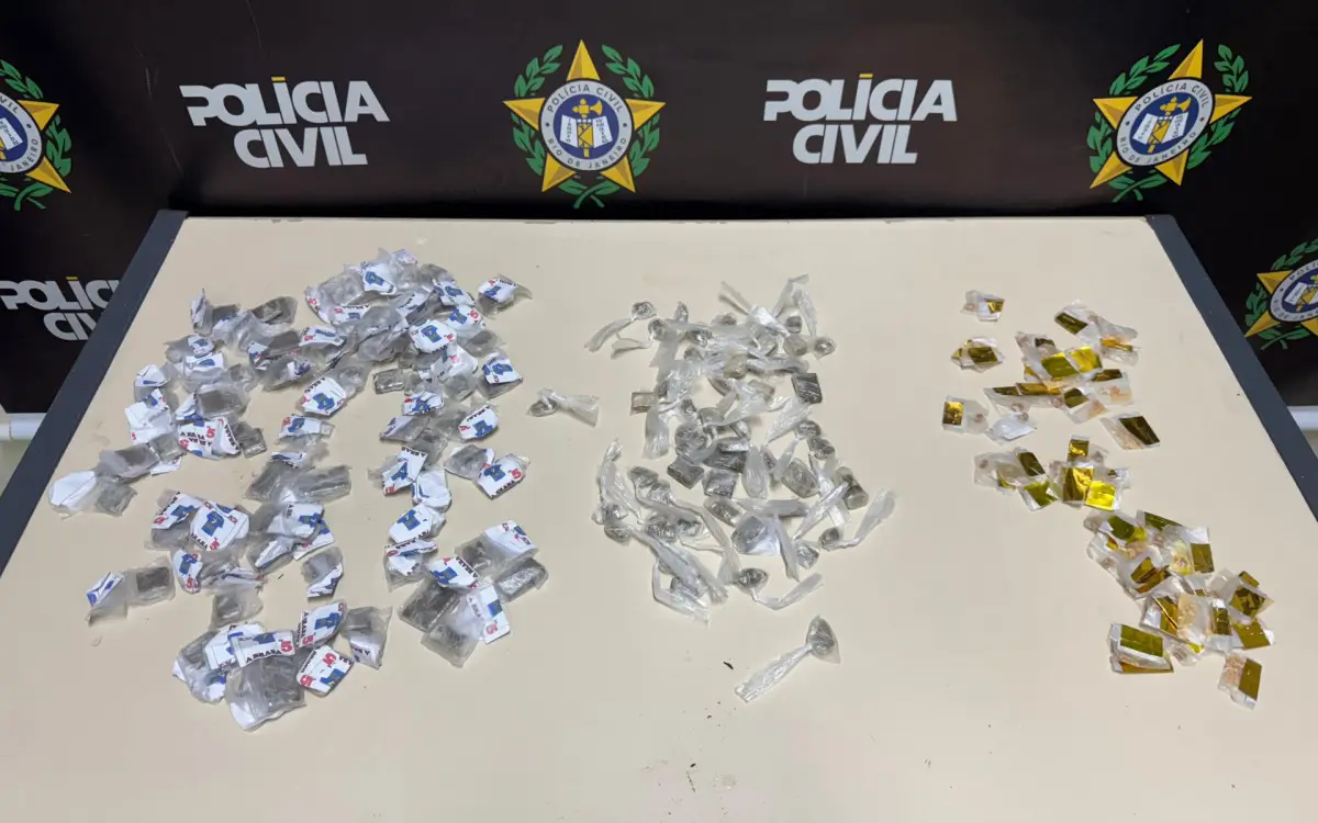 Drogas apreendidas por policiais da 38ª DP