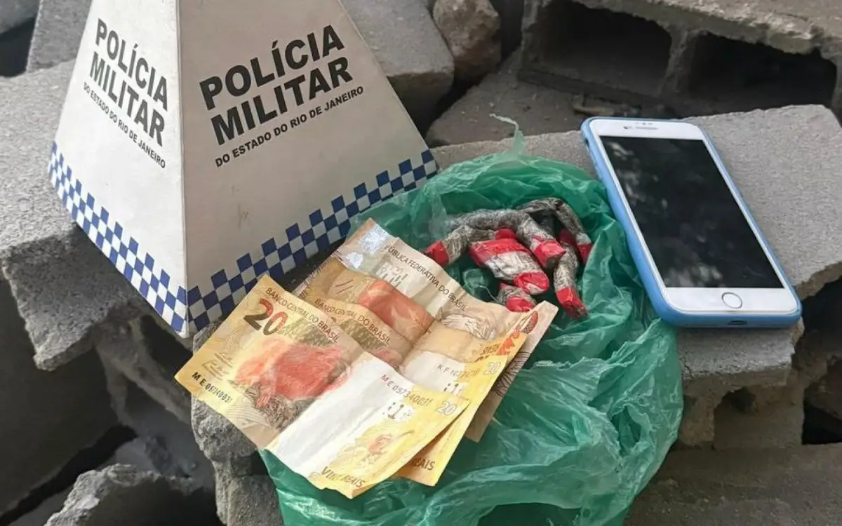 Material apreendido foi encaminhado para a 128ª DP junto com o suspeito