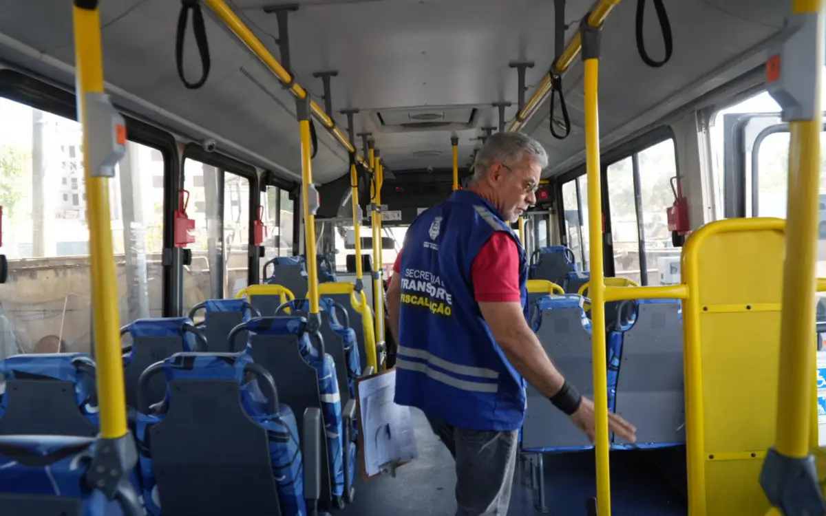 Prefeitura de São Gonçalo fiscaliza ônibus