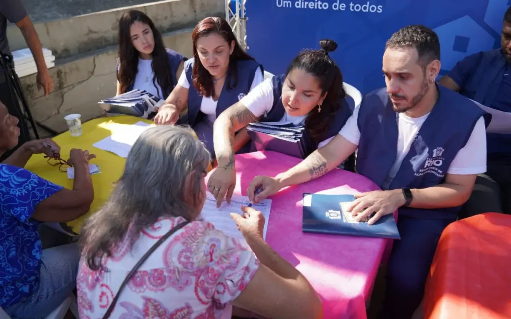 Prefeitura do Rio entrega 130 registros de imóveis