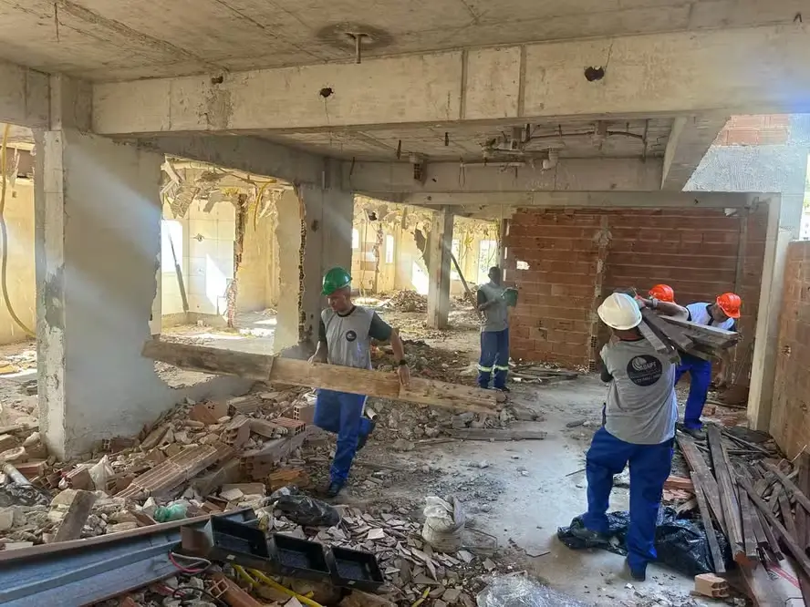 Obra da Clínica da Família no Vidigal