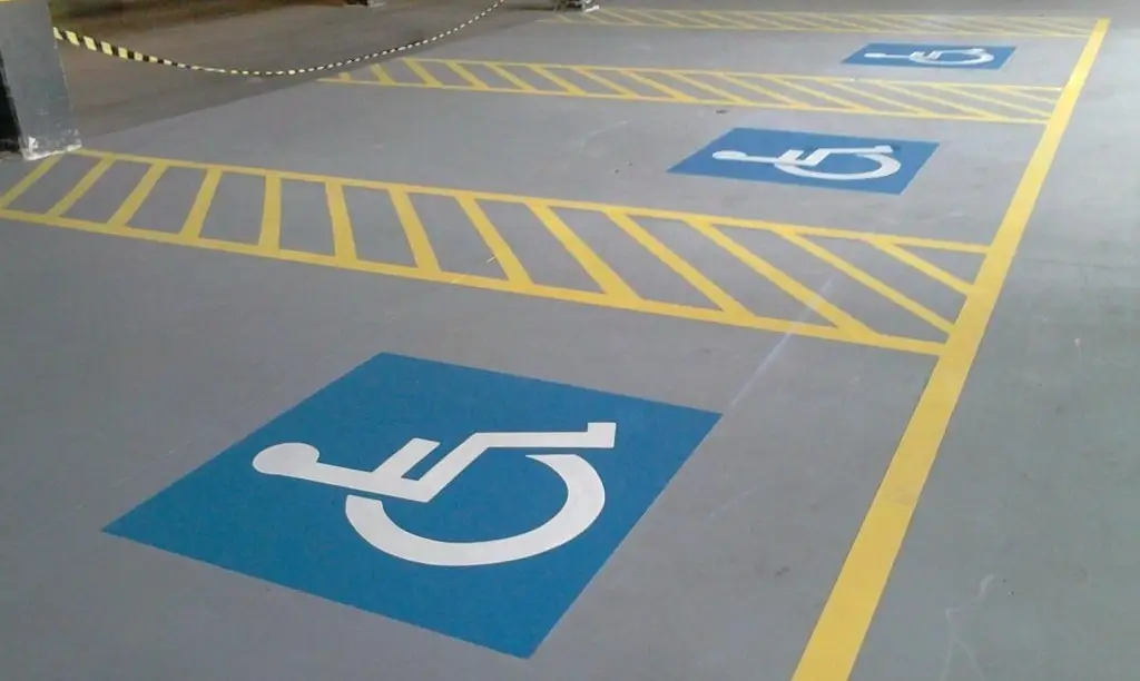 Vaga de Estacionamento para cadeirantes