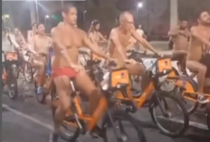 World Naked Bike: ciclistas nus ocupam a Lapa