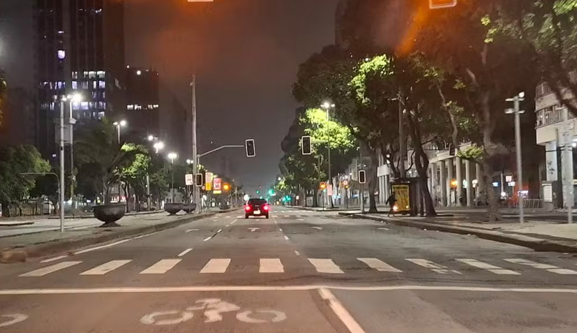 Avenida Presidente Vargas na madrugada