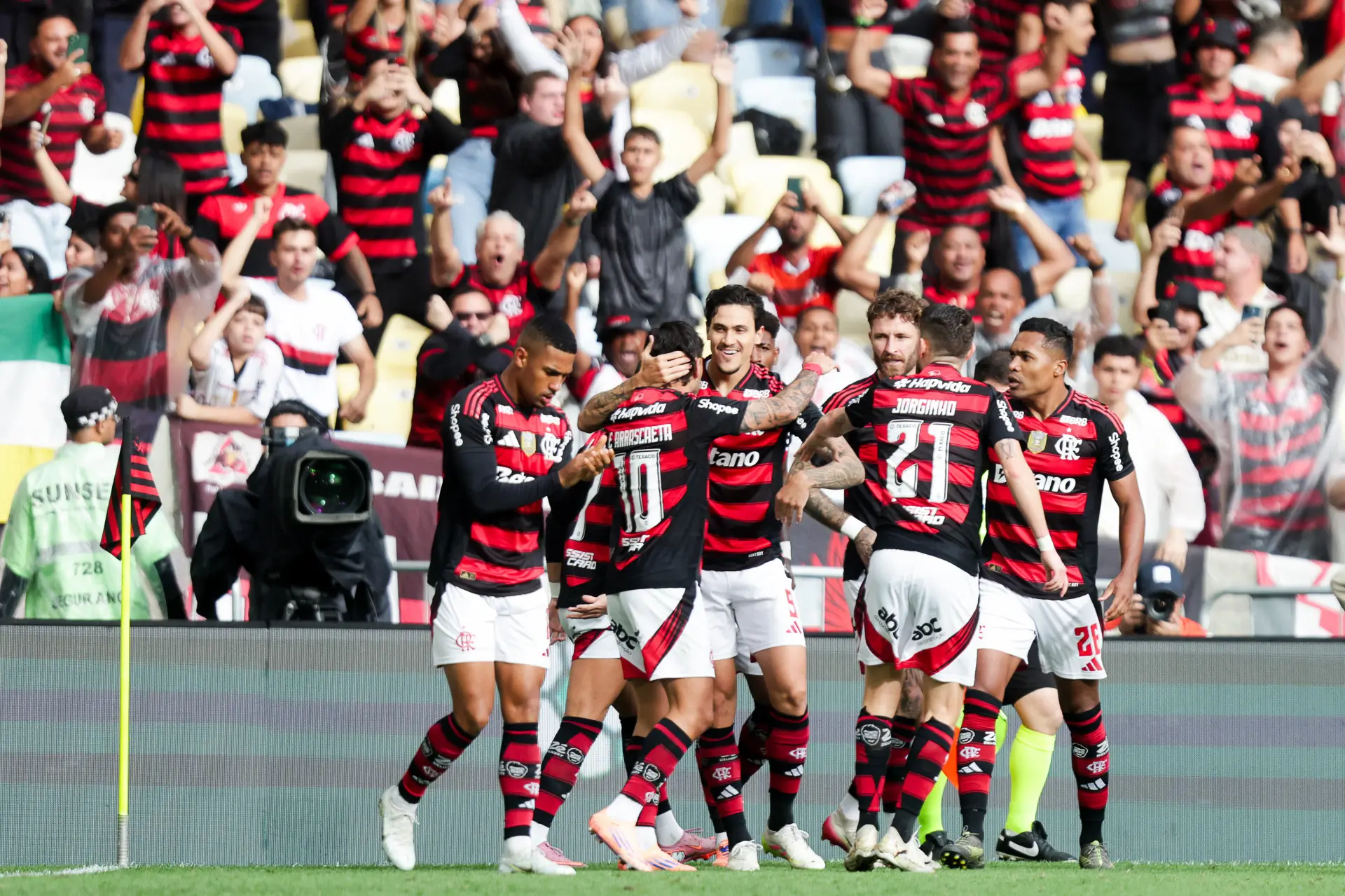 Flamengo derrota o Palmeiras