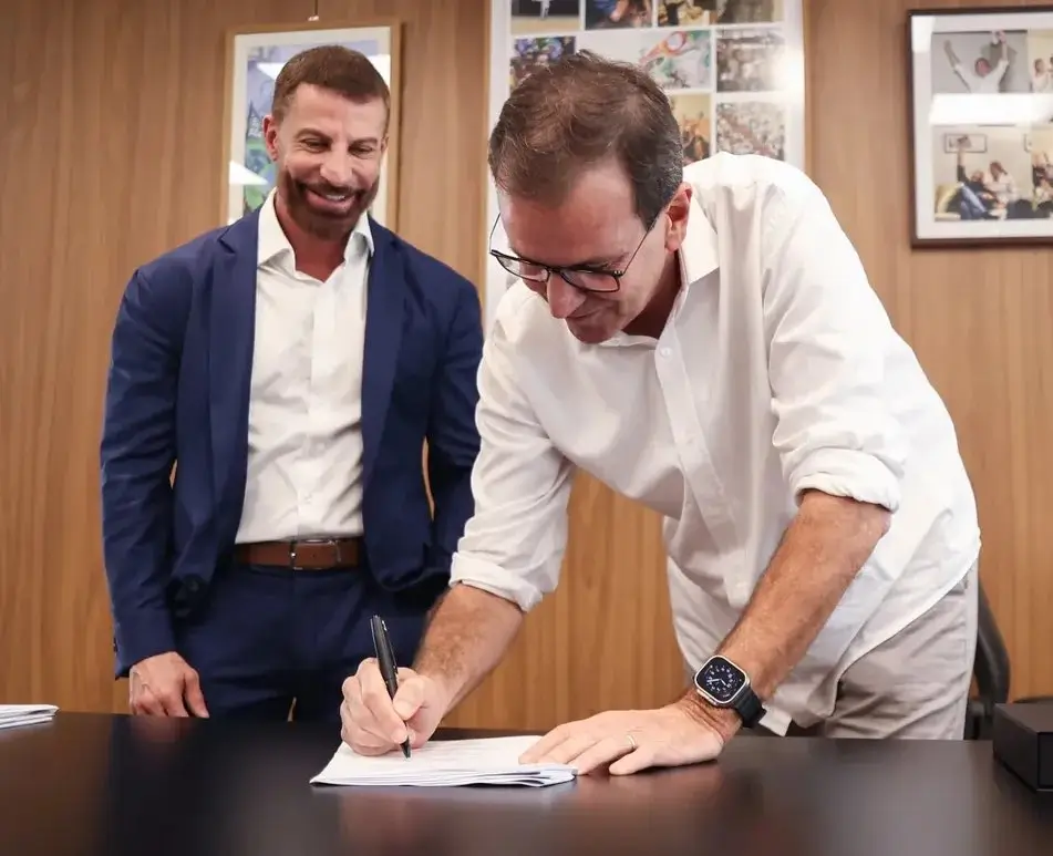 Pedrinho e Eduardo Paes