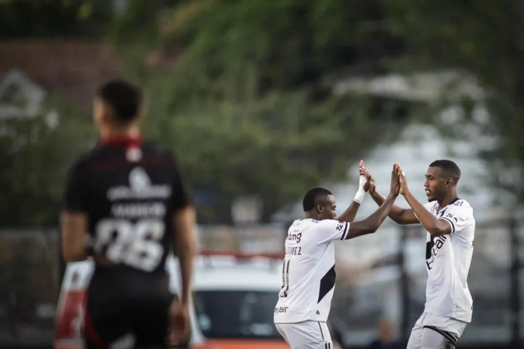 Vasco vence o Vitória