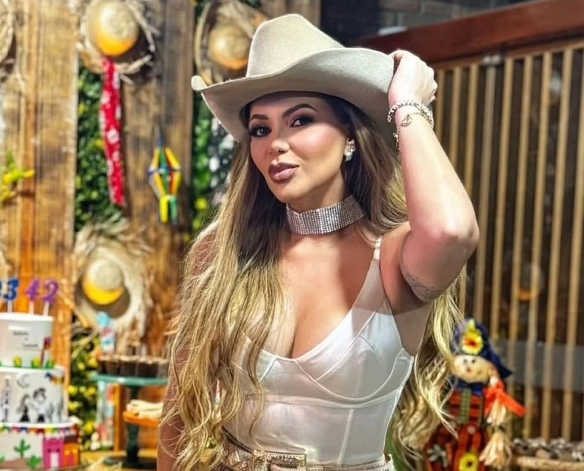 cantora Vanessa Rios