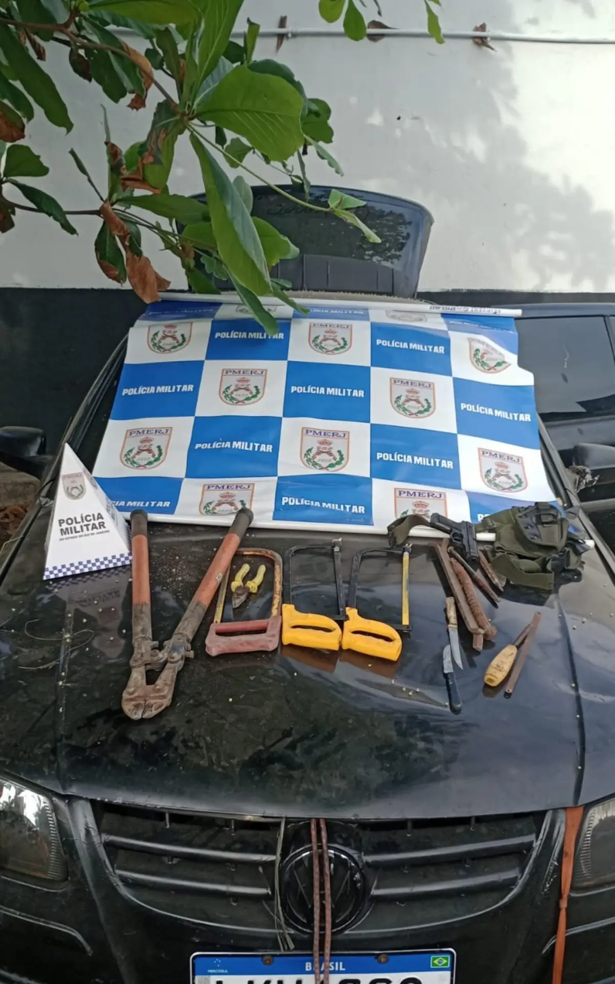carro apreendido em furtos de cabos de cobre