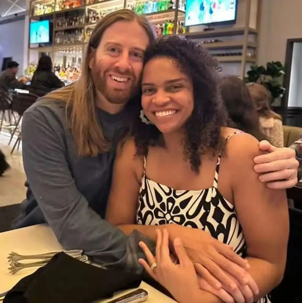 cineasta brasileira Bárbara Marques e o marido Tucker May