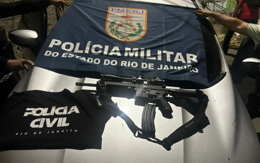 Fuzil foi apreendido na ação
