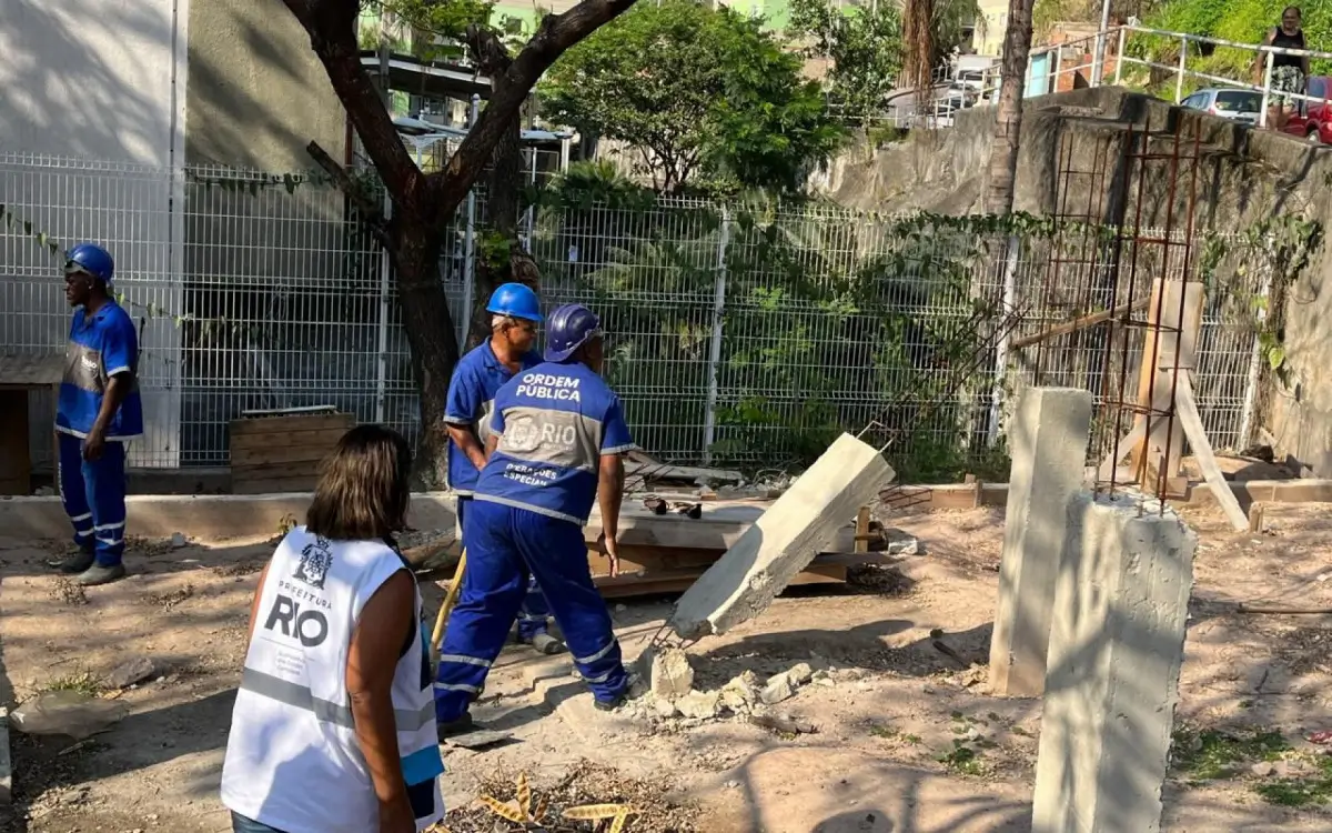 construções irregulares no Complexo do Alemão