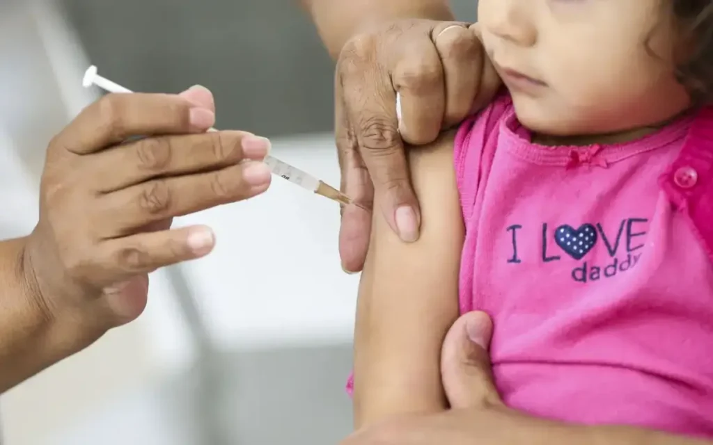 A campanha é destinada para crianças e adolescentes menores de 15 anos de idade