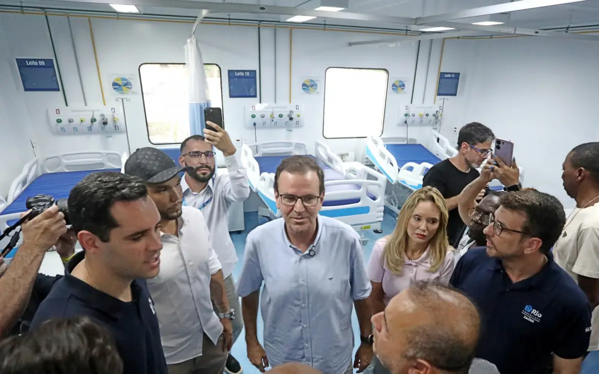 Eduardo Paes e Daniel Soranz em visita à UPA de Costa Barros