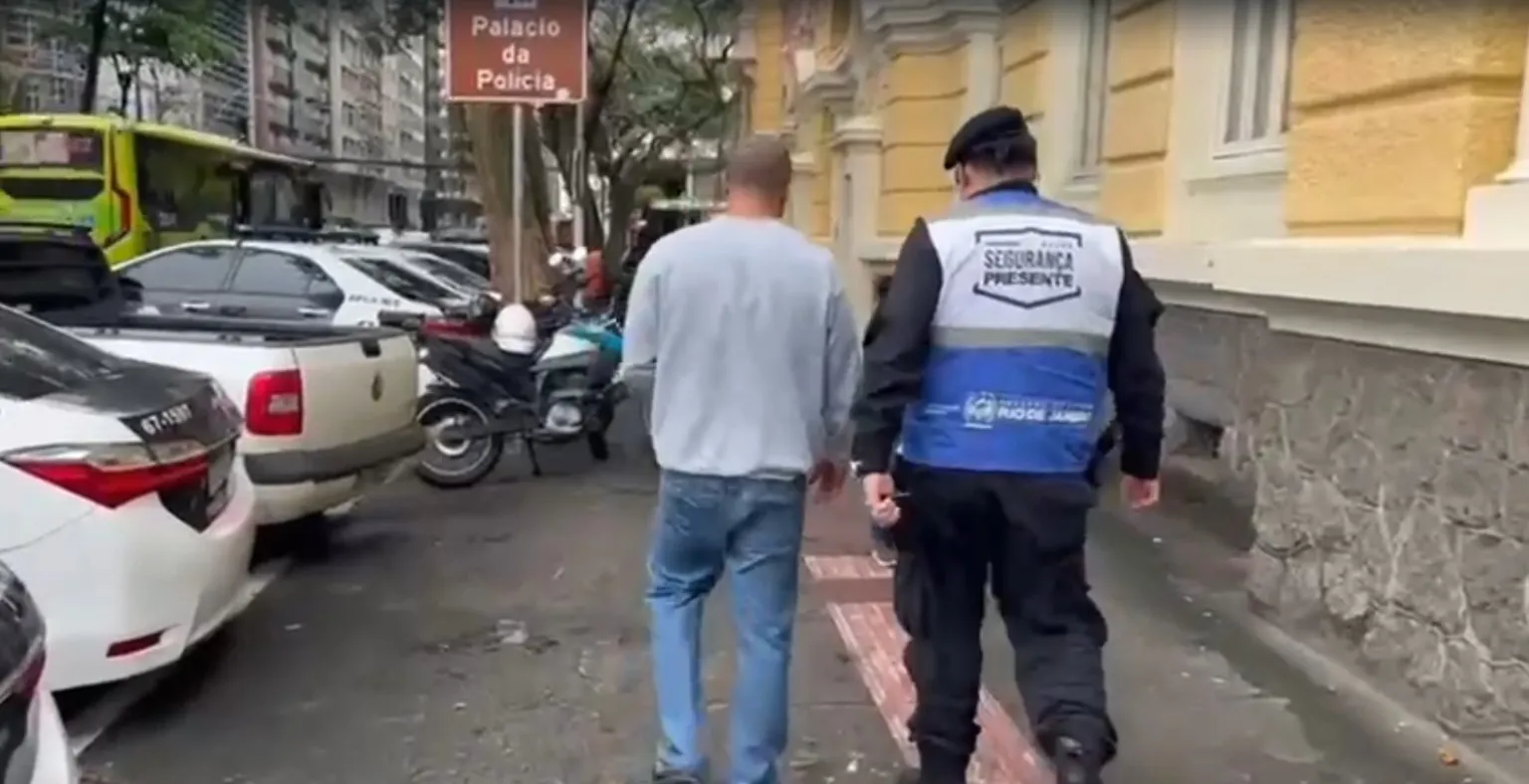 Ex-PM que tentou matar o irmão com 15 tiros é preso pelo Segurança Presente em Niterói