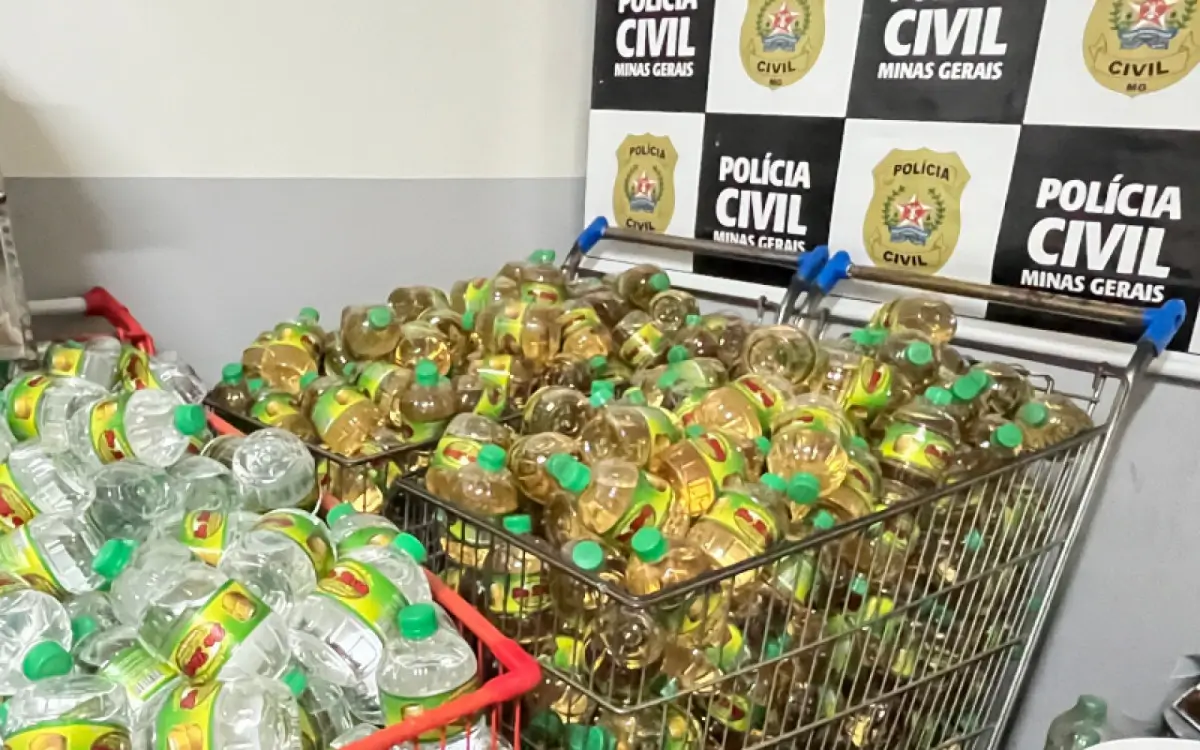 Investigado fazia uso de rótulos de marcas registradas, caracterizando falsificação, e adulterava as bebidas