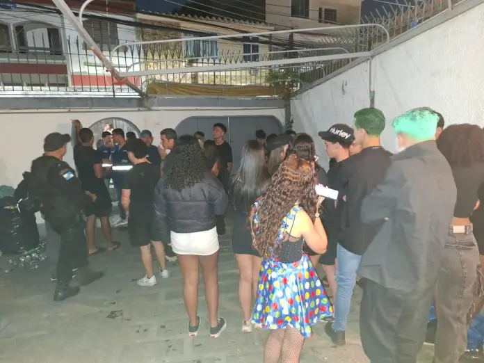 Festa em Jacarepaguá é interditada