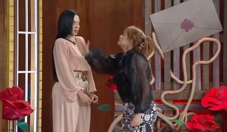 Gaby Spanic é expulsa de A Fazenda 17 após dar tapa na cara ao vivo