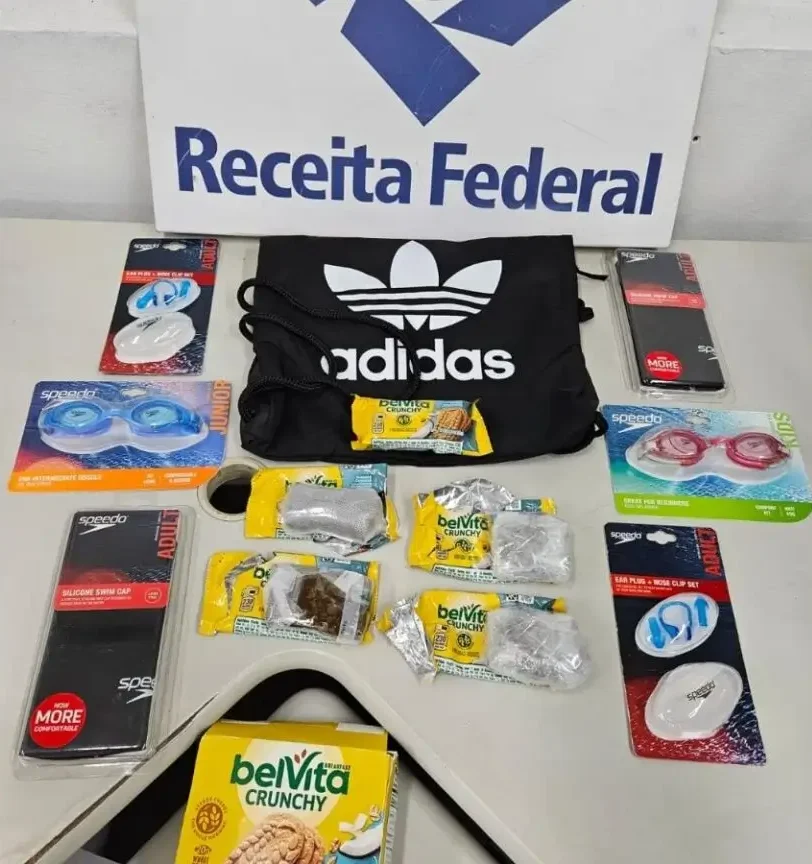 Haxixe é encontrado em pacotes de biscoito