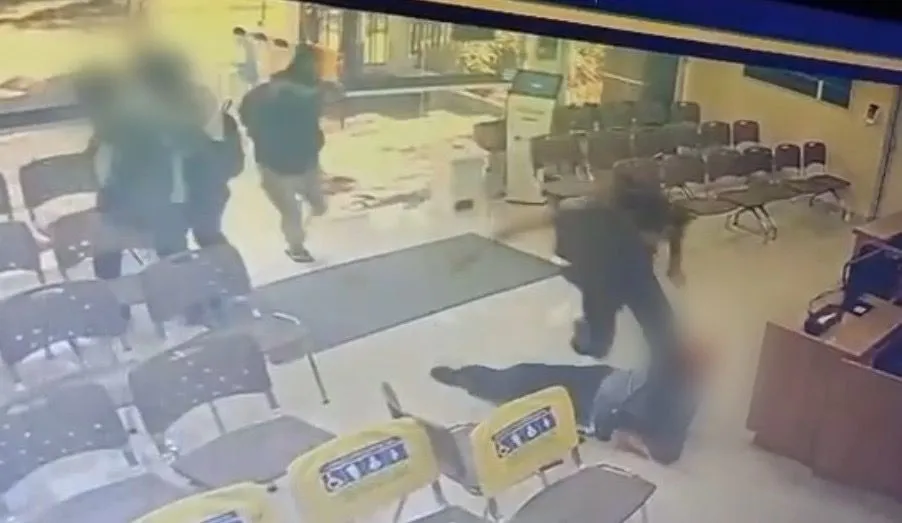 homem é morto a tiros dentro de hospital