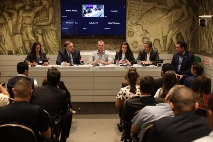 Audiência pública sobre modernização da iluminação pública na cidade do Rio de Janeiro