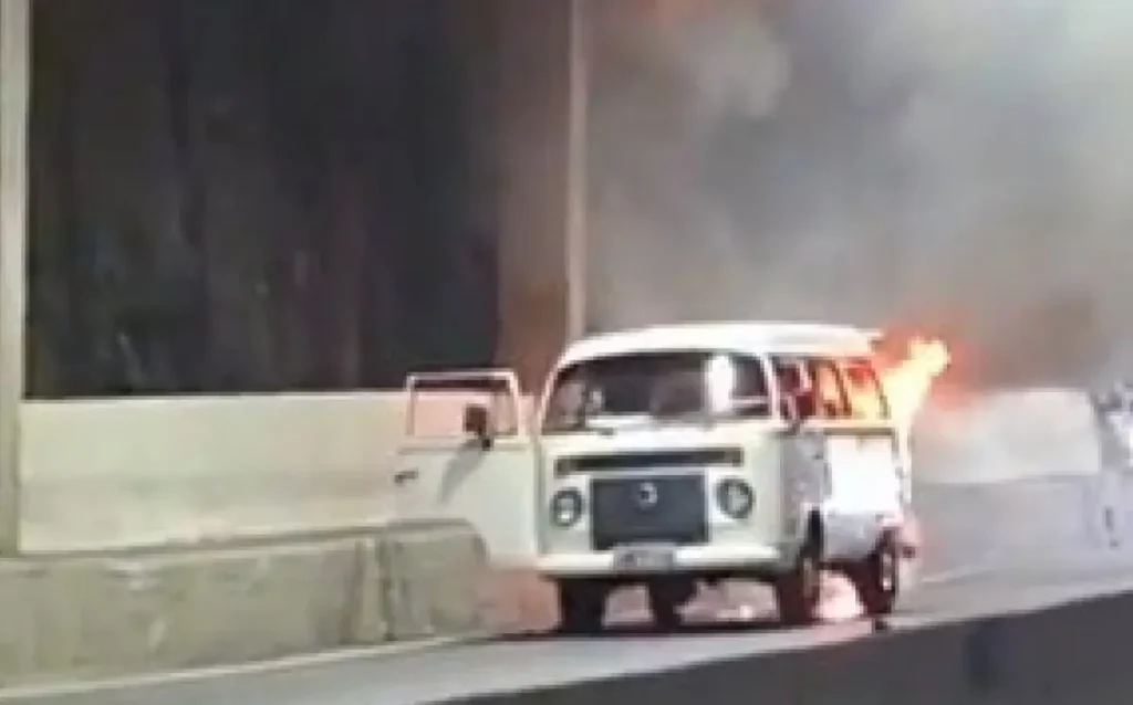 Incêndio provoca interdição no Túnel Acústico Rafael Mascarenhas