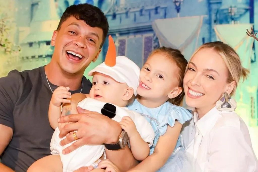 Youtuber Júlio Cocielo anuncia término do casamento com Tata Estaniecki