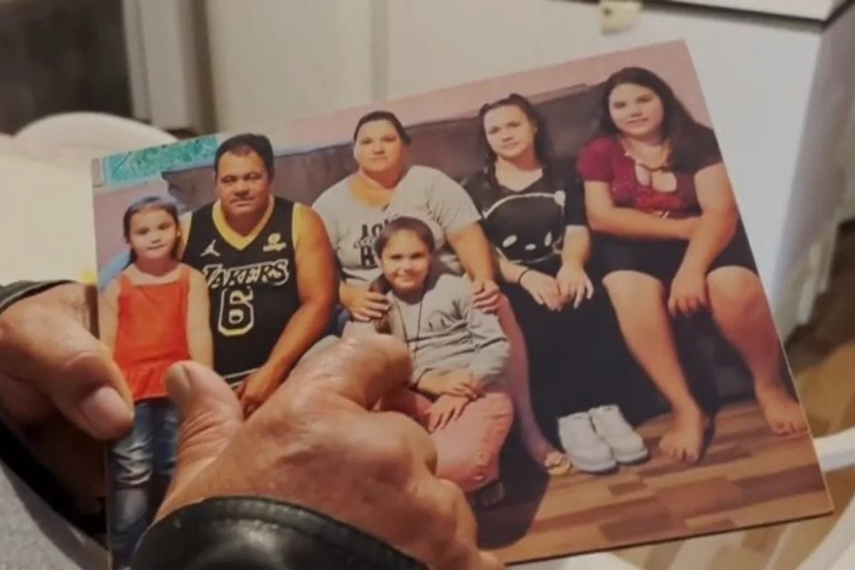 menina atingida por trave de futsal