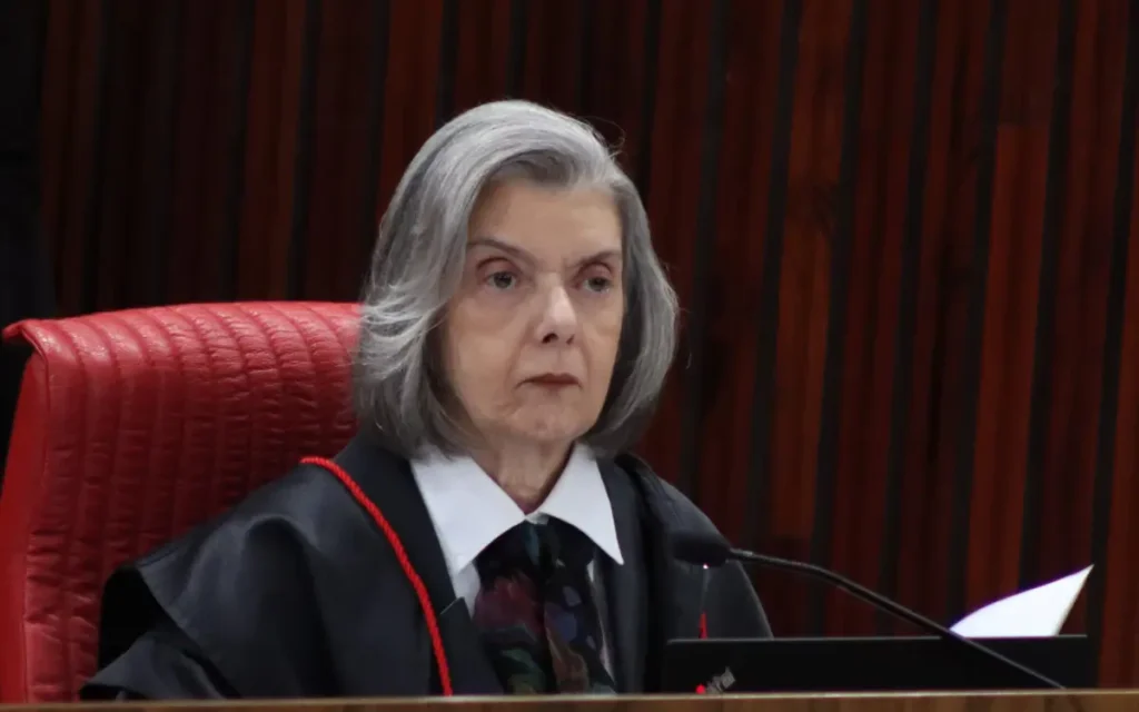 ministra Cármen Lúcia