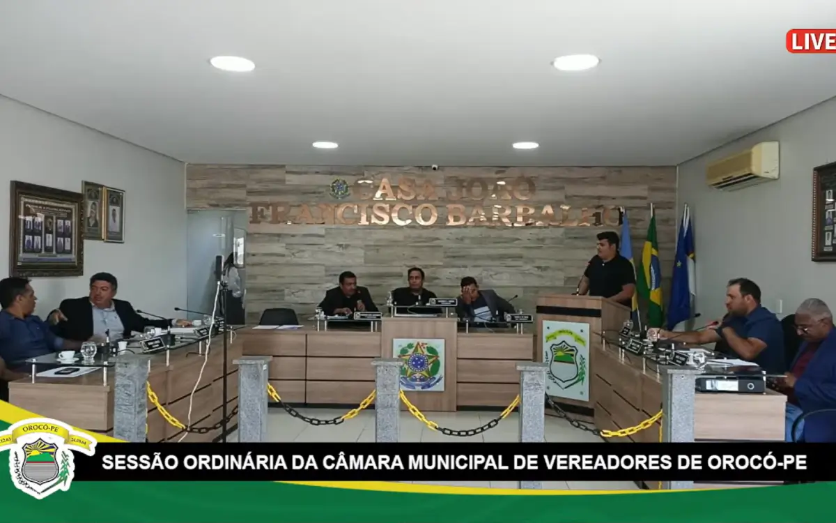 vereador interrompe sessão da Câmara com pum