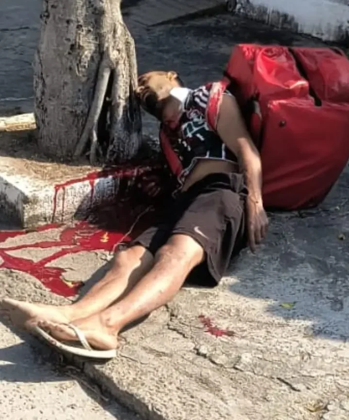 motoboy é executado a tiros em Curicica