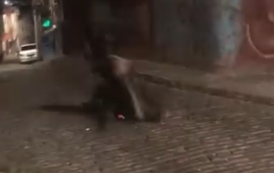 acidente ao empinar moto em Arraial do Cabo
