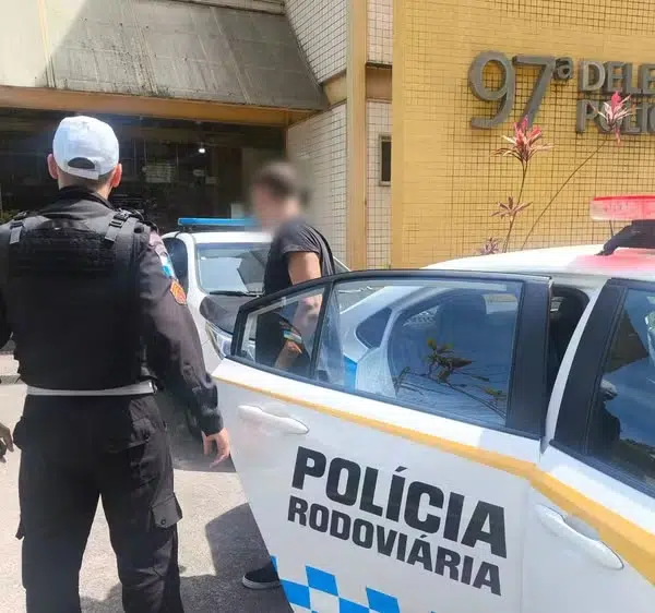 Motorista embriagado e sem habilitação atropela mulher e é preso em flagrante em Mendes