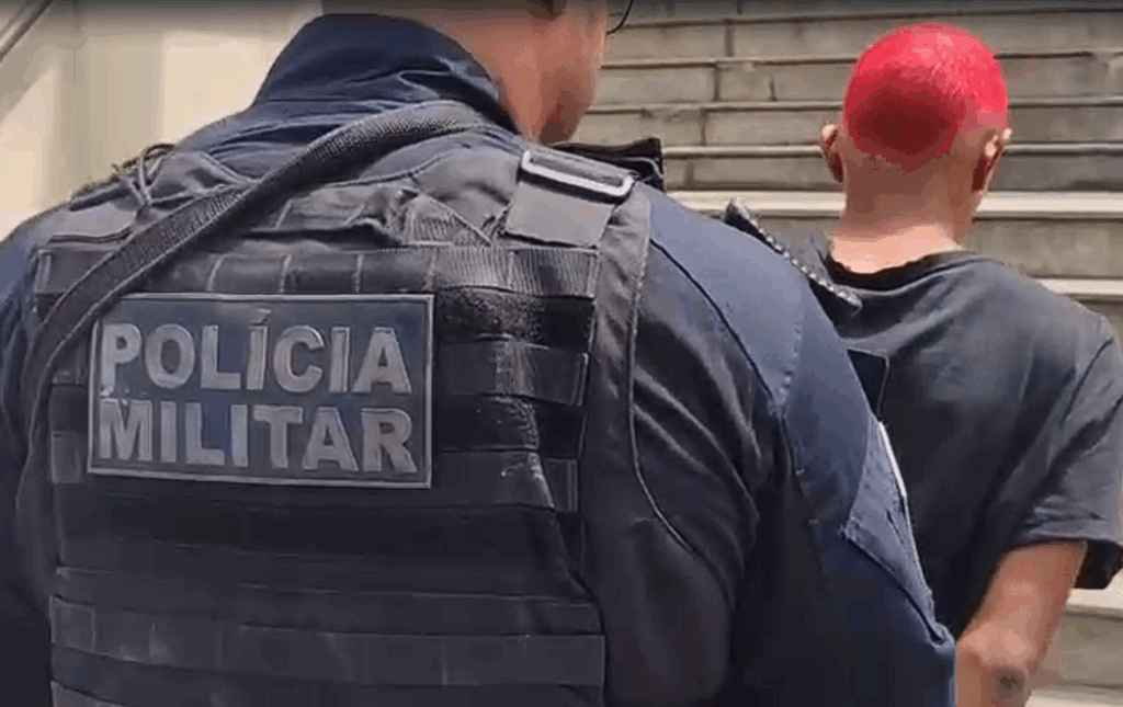 Operação da PM no Caramujo termina com prisão