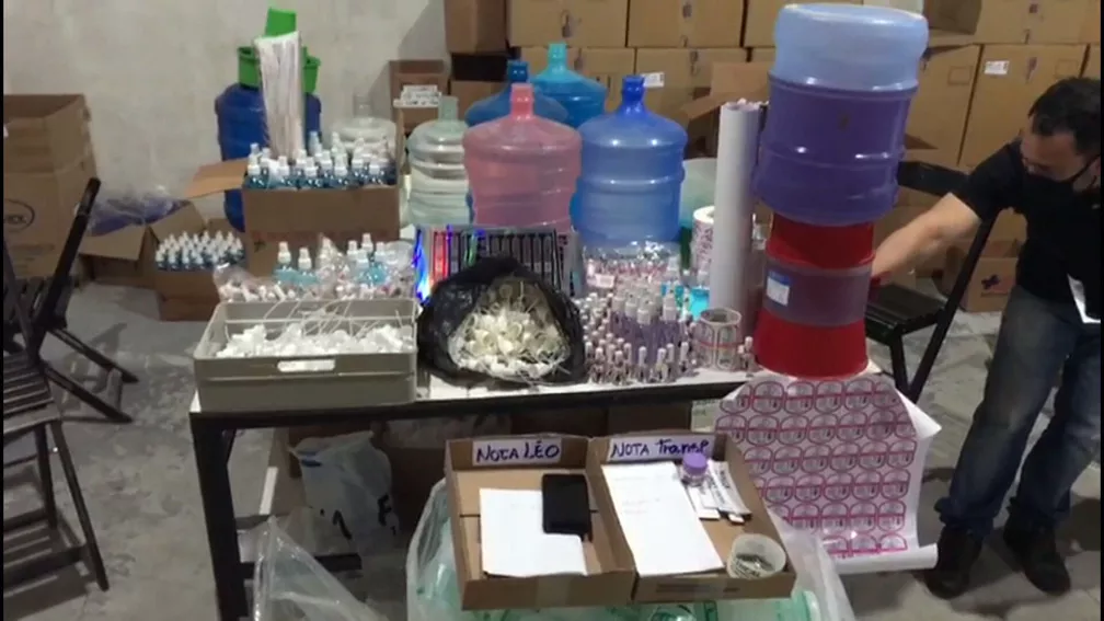 fábrica clandestina de cosméticos em Nova Iguaçu
