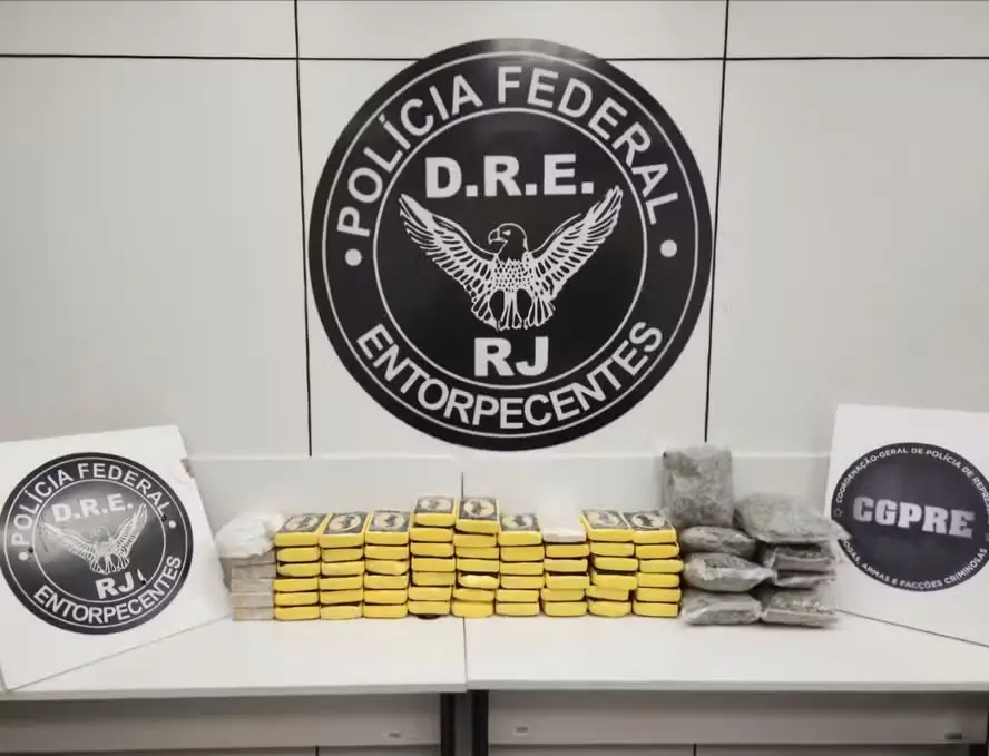 setenta quilos de drogas, a maior parte cocaína, foram apreendidas em um carro dirigido por um taxista