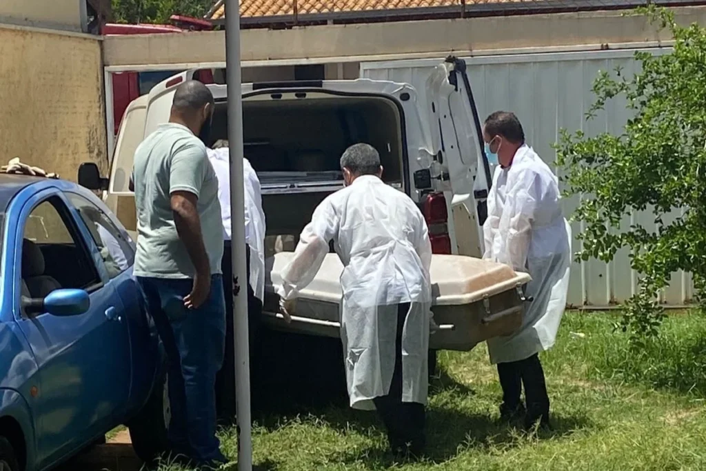 Polícia investiga professora por morte do namorado e suspeita de ex-marido afogado